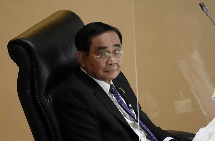  Un tribunal tailandés suspende al primer ministro Prayuth a la espera de una decisión sobre el límite de su mandato