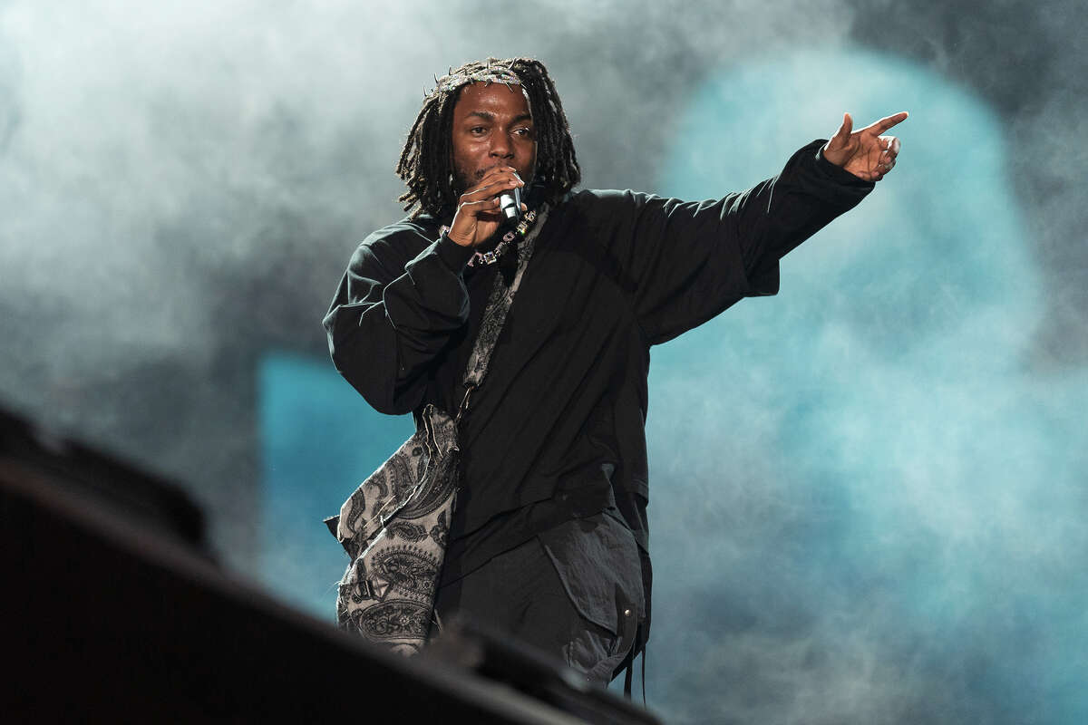 El rapero Kendrick Lamar se presenta en el escenario durante el tercer día de Rolling Loud Miami 2022 en el Hard Rock Stadium el 24 de julio de 2022 en Miami Gardens, Florida.