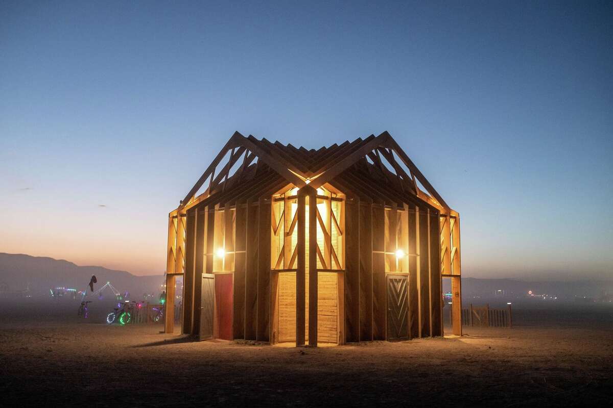 "INCENTER" de Kate Greenberg de San Francisco en Burning Man 2022 en Black Rock Desert de Gerlach, Nevada.