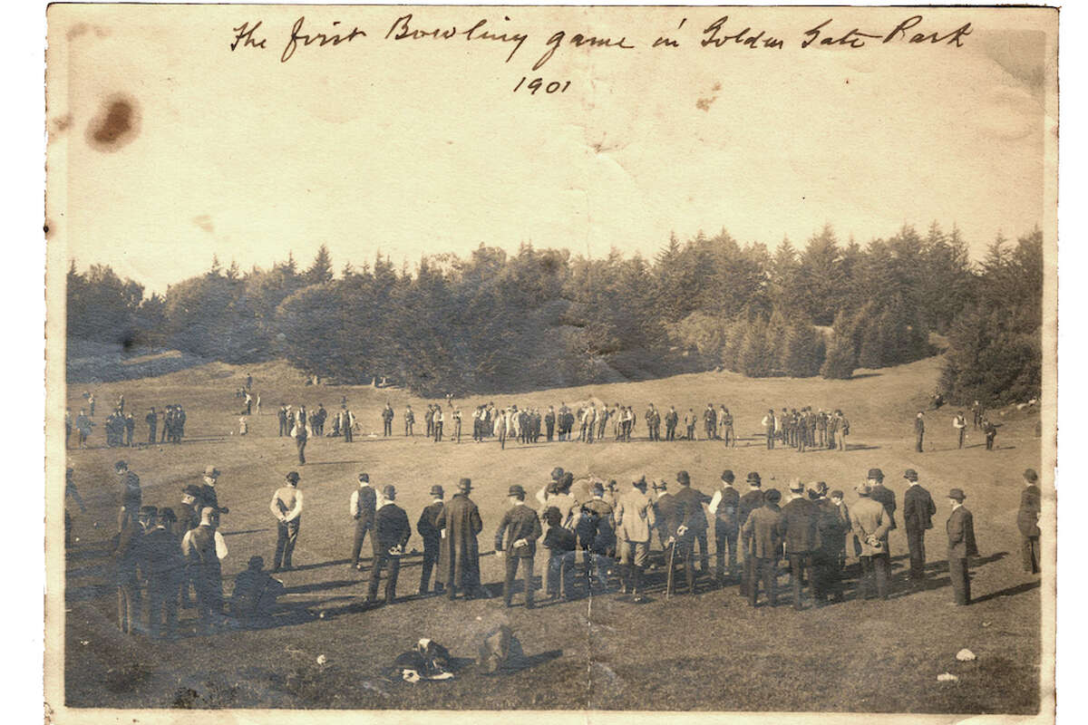 El primer juego de bolos sobre césped en el Golden Gate Park en 1901.