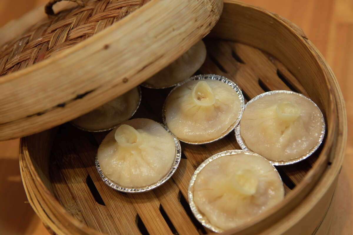 Albóndigas de cerdo XLB en un vapor en United Dumplings en San Francisco el 29 de agosto de 2022.