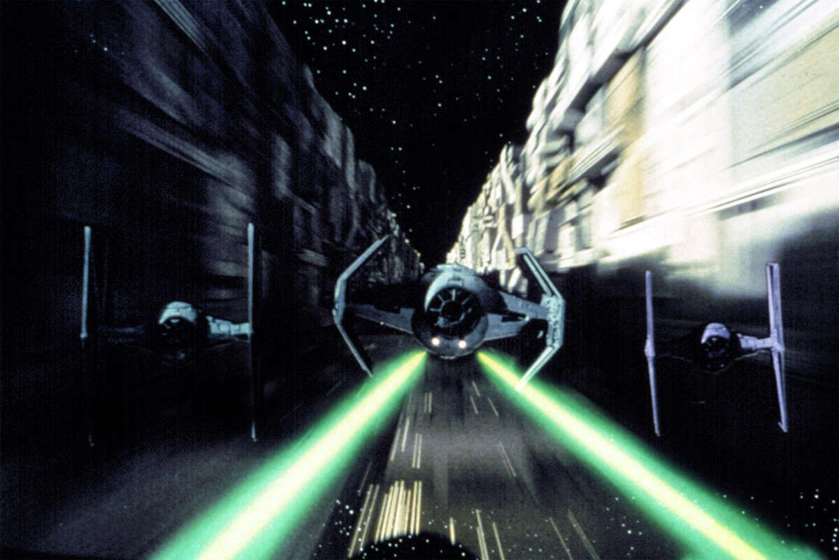 Un fotograma de la icónica escena de la "carrera de trincheras" durante el clímax de "Star Wars: A New Hope".