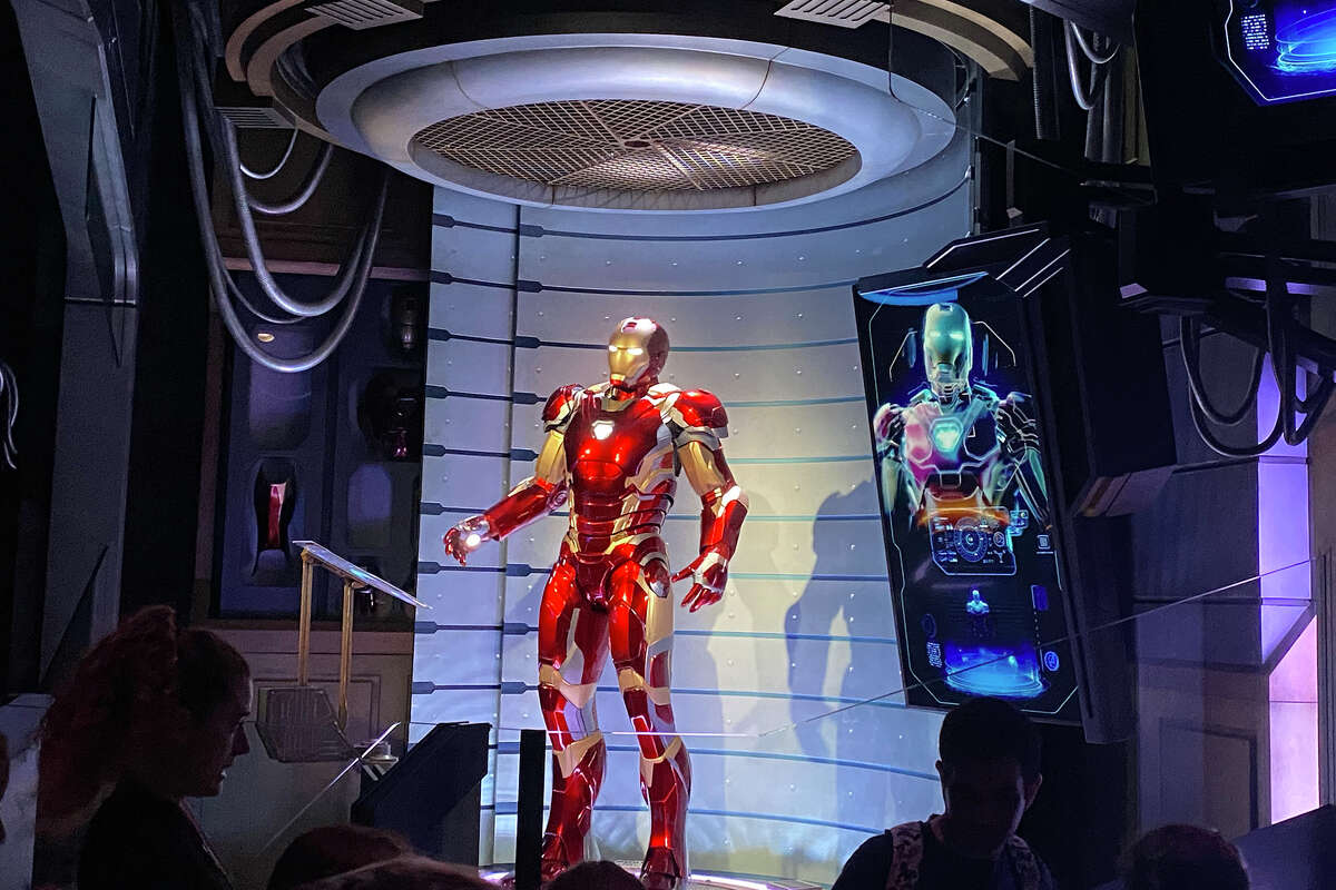 Iron Man en el pre-show de Avengers Flight Force