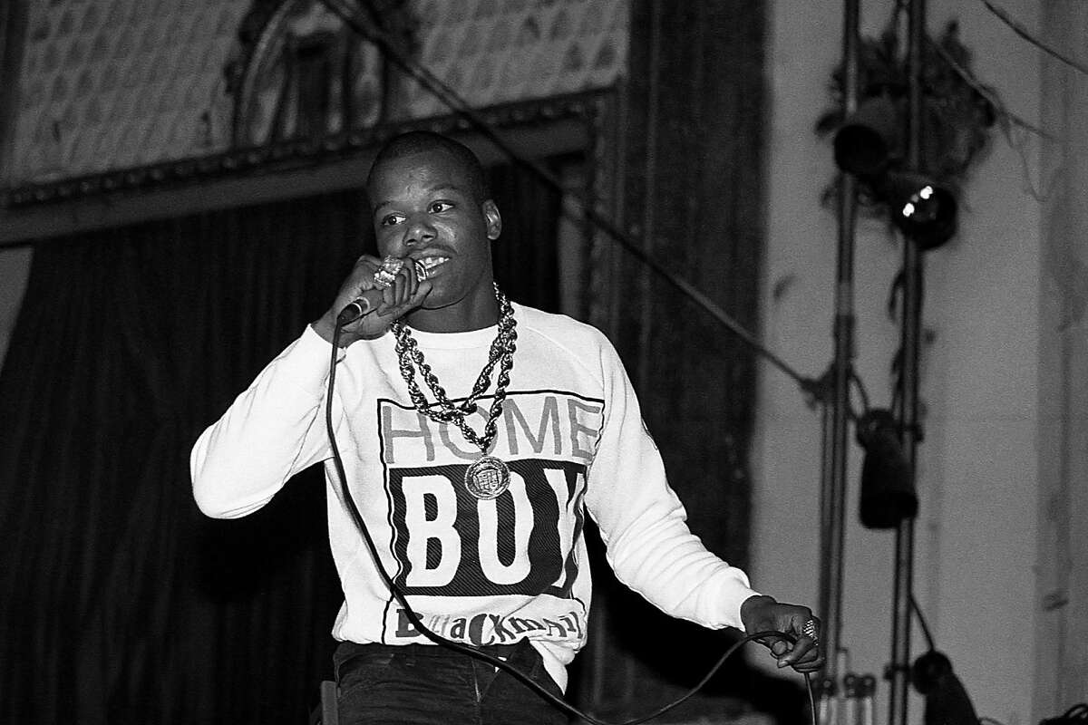 El rapero Too Short se presenta en DaVinci Manor en Chicago en febrero de 1989. 