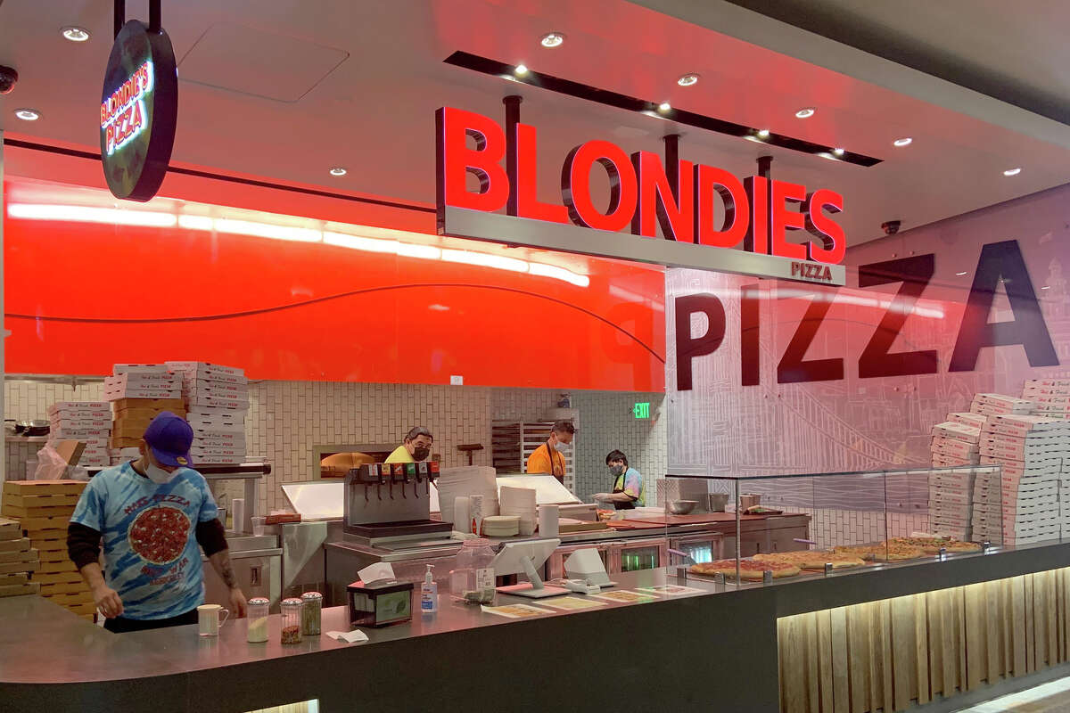 Blondie's Pizza abrió en el centro comercial Westfield de San Francisco el 1 de enero de 2022. Ahora está programada una nueva ubicación para Stonestown Galleria.