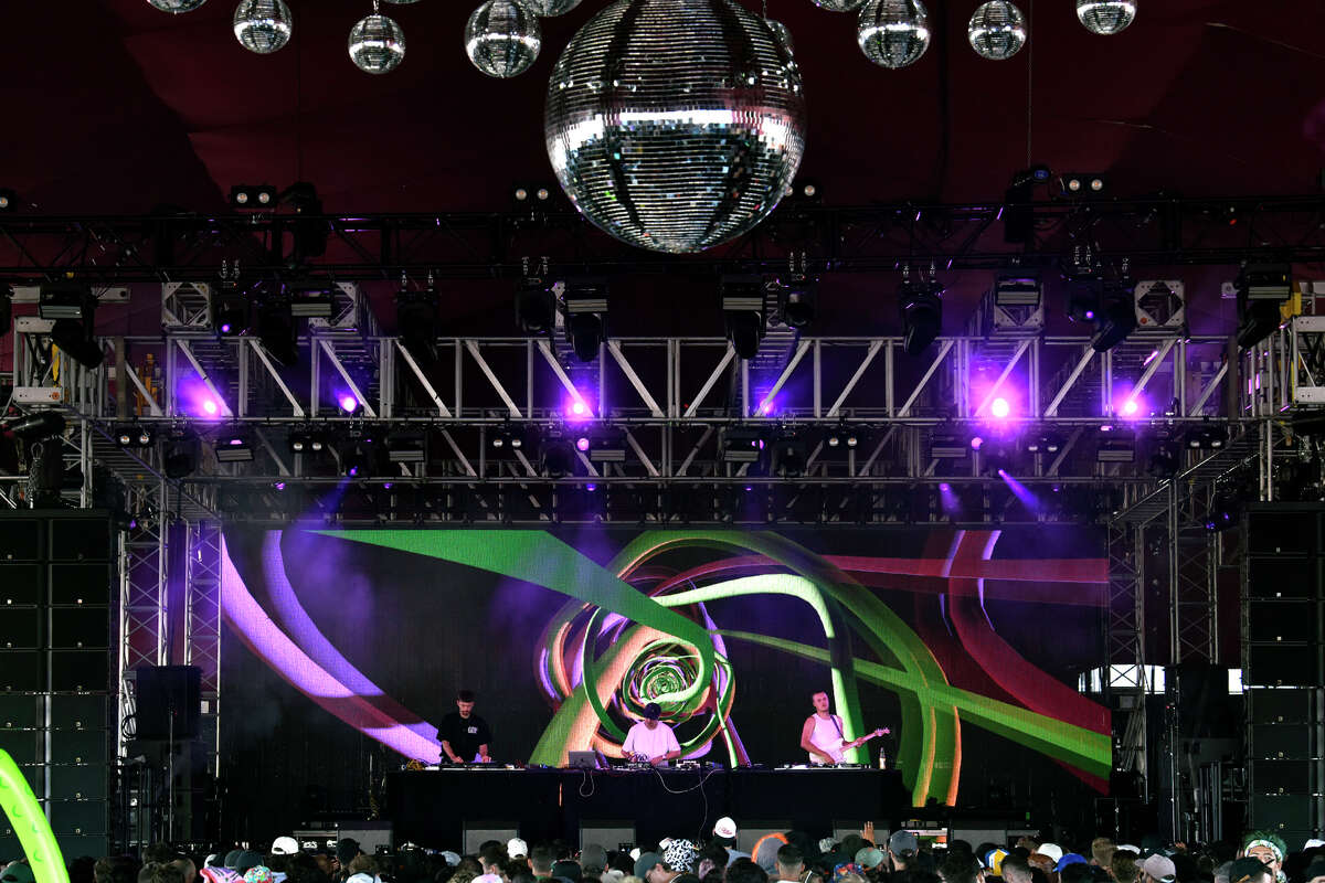 Ross From Friends se presenta dentro de Ship Tent en el Festival de Música de Portola, el sábado 25 de septiembre de 2022. 