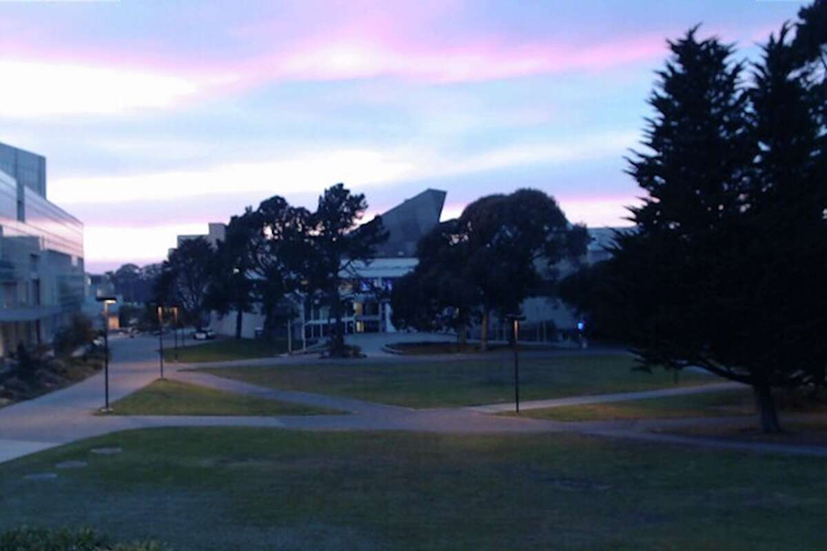 Una vista del campus de SF State a través de Fogcam. 