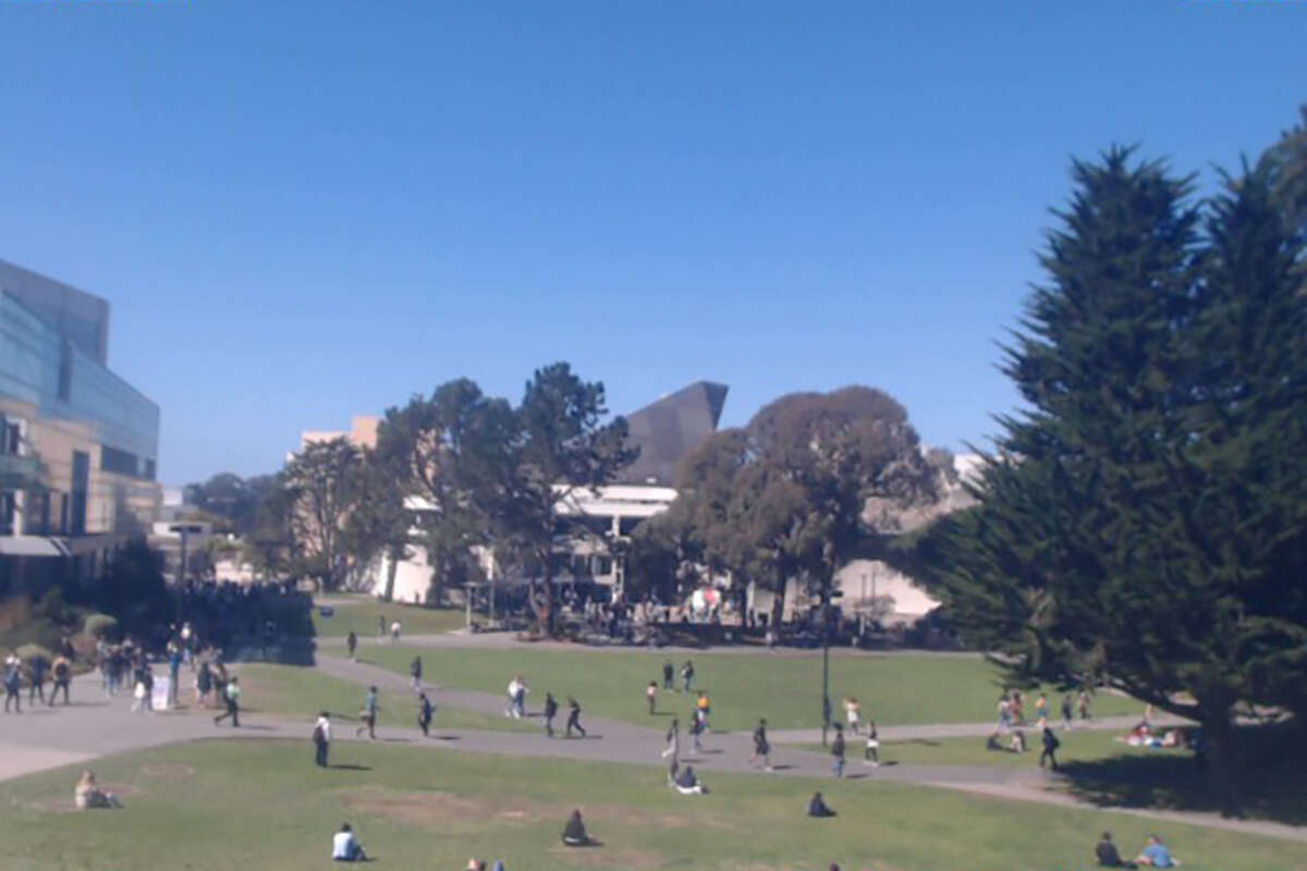 Una vista en el quad de SF State a través de Fogcam.