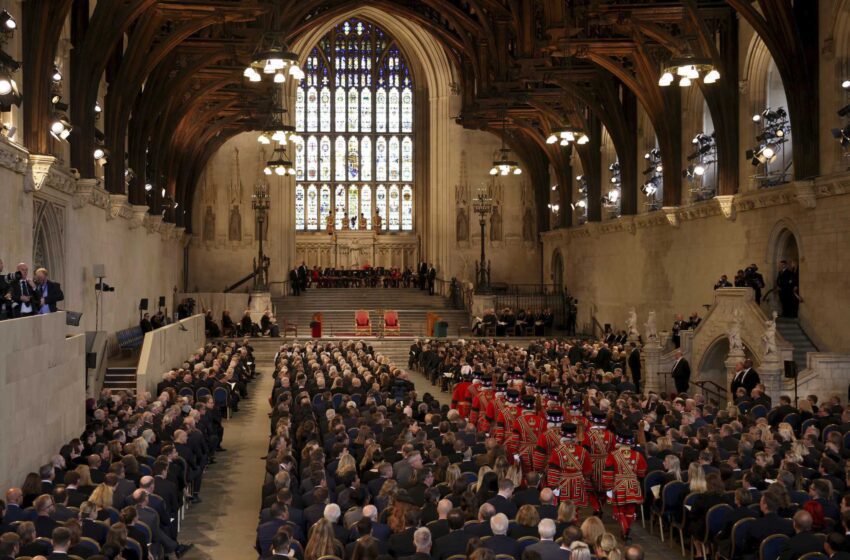  Carlos III y el “peso de la historia” de Westminster Hall