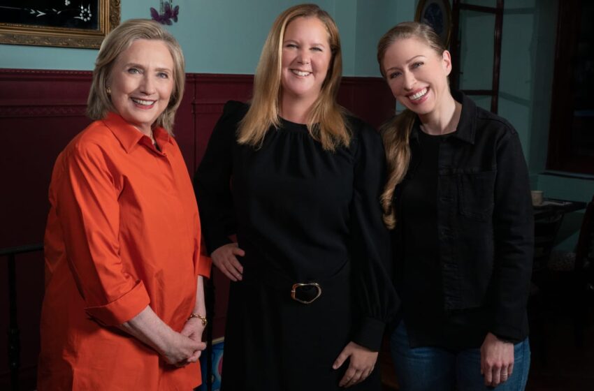  Chelsea y Hillary Clinton: “Gutsy” es un proyecto de vanidad para jefas sin dientes