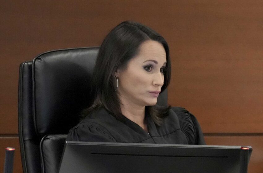  El juez del caso del tirador de la escuela de Florida se niega a dimitir
