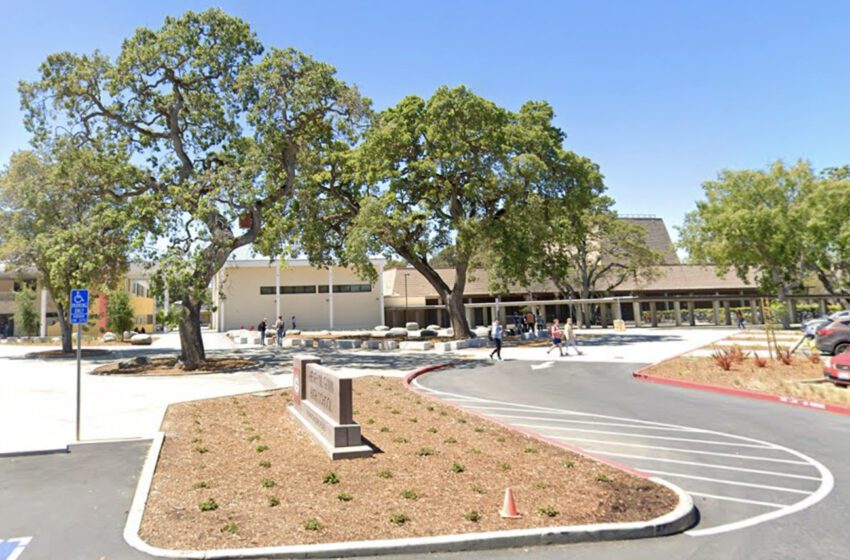 La escuela secundaria del Área de la Bahía ocupa el primer lugar en la lista de las mejores escuelas públicas de California