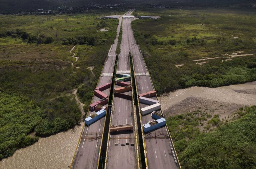  La frontera entre Colombia y Venezuela se reabre al tráfico de mercancías