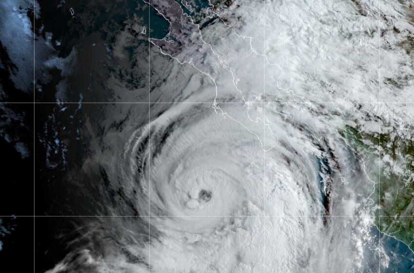  La tormenta tropical Kay avanza por la península de Baja California