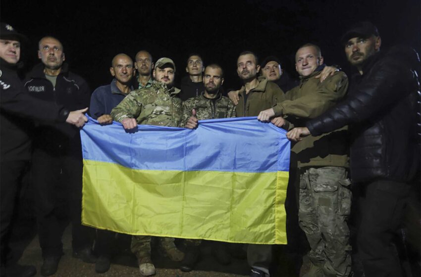  Los defensores de Mariupol en Ucrania y un aliado de Putin en el intercambio de prisioneros