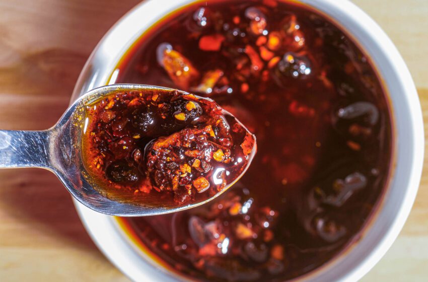  Los ñoquis con salsa de chili crujiente estarán sobre la mesa en 20 minutos.  Honesto.