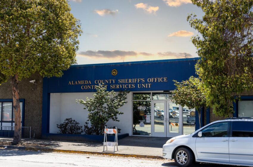  Por qué 47 ayudantes del sheriff del condado de Alameda fueron retirados del servicio activo