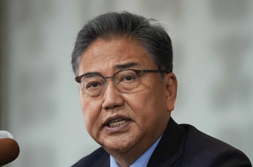  S. Los legisladores coreanos piden la destitución del ministro de Asuntos Exteriores