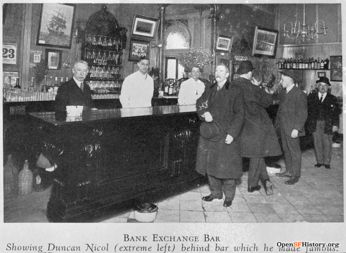 Una foto de alrededor de 1910 del Bank Exchange Saloon en San Francisco, donde comenzó la pelea que condujo al duelo Johnston-Ferguson en 1858. 