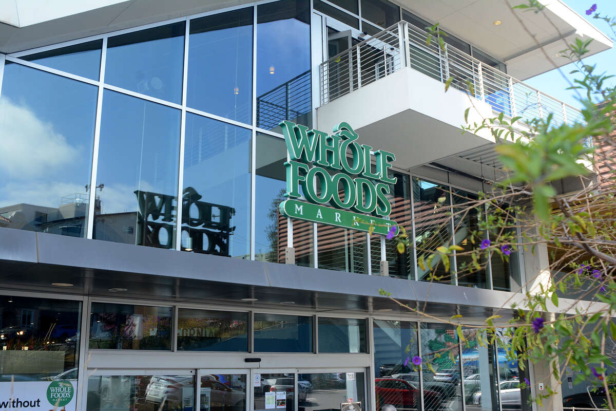 Según LocalWiki, la casa de baños estaba ubicada específicamente en lo que ahora es el estacionamiento inferior de Whole Foods. 