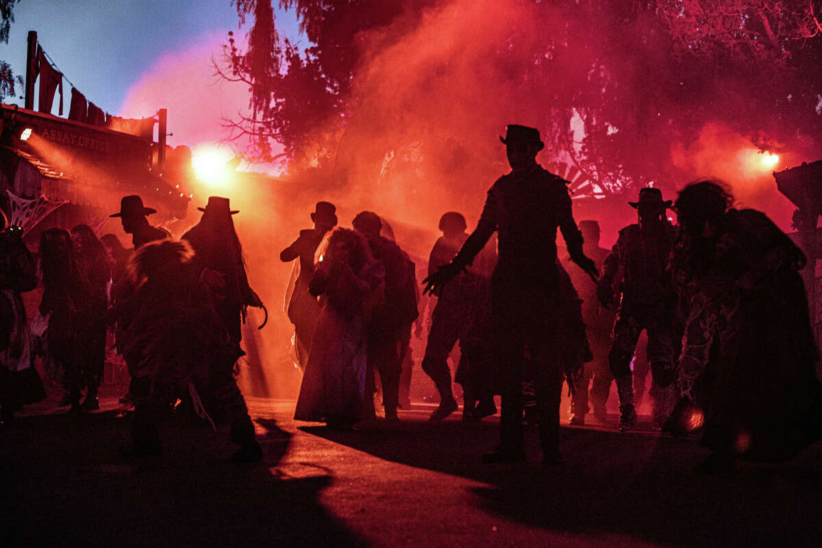 Durante Knott's Scary Farm, Ghost Town se llena de espíritus del Lejano Oeste