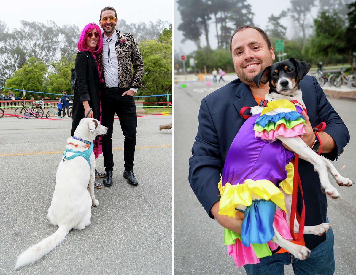 Ashely Gates, Michael Connolly y su perro Remi, a la izquierda, asisten al evento Prom on the Prom (enade) que se llevó a cabo en JFK Drive en Golden Gate Park junto con Bruce Halperin y su perro Nutmeg, a la derecha, el sábado. 8 de octubre de 2022. 