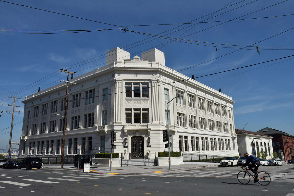 El histórico Bethlehem Steel Building en el barrio Dogpatch de San Francisco. 