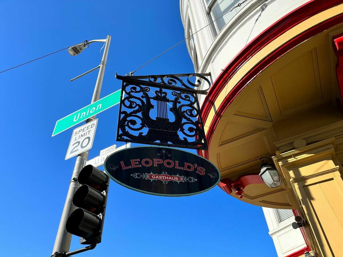 El restaurante alemán Leopold's, uno de los favoritos de Russian Hill, podría estar haciendo su regreso triunfal después de casi dos años y medio de pausa.