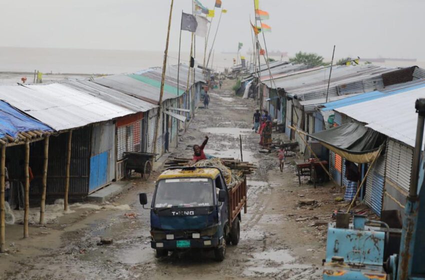  Al menos 13 muertos en Bangladesh tras el paso de una tormenta tropical