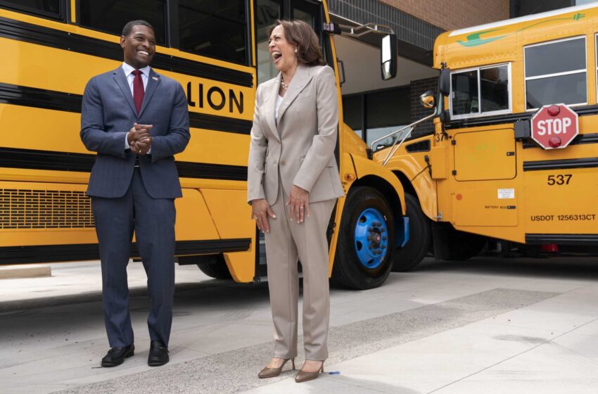  El Gobierno concede 1.000 millones de dólares a las escuelas para autobuses eléctricos