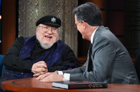 George R.R. Martin desearía poder eliminar a Putin con un dragón