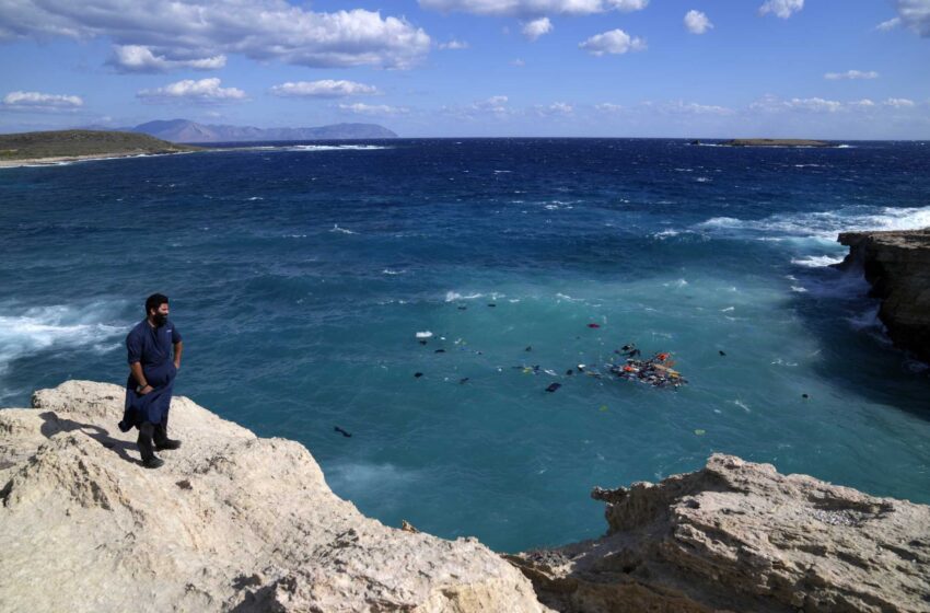  Grecia: 21 muertos y decenas de desaparecidos tras el naufragio de dos barcos de migrantes