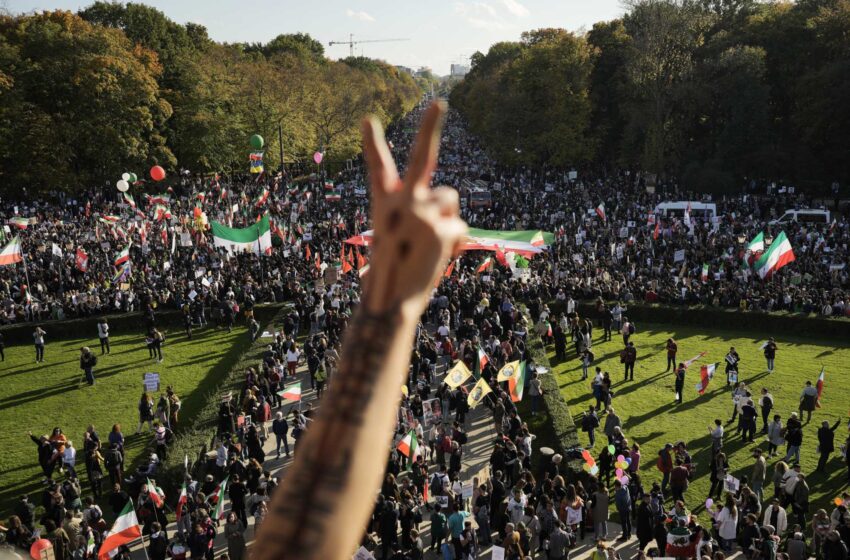 Las protestas en Irán provocan concentraciones de solidaridad en Estados Unidos y Europa