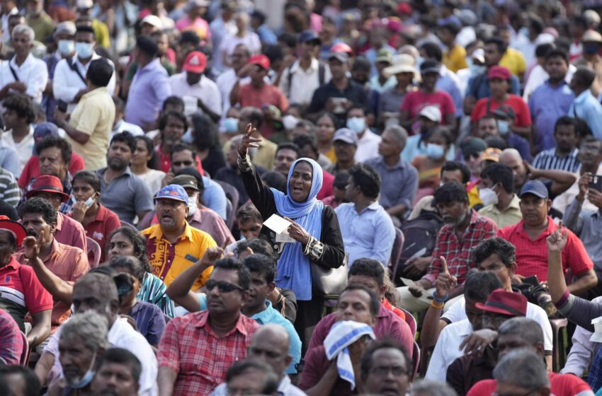  Los ciudadanos de Sri Lanka se manifiestan contra la represión de las protestas por parte del gobierno