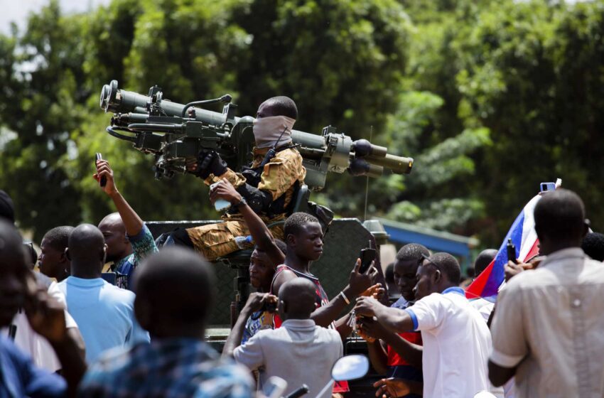  Mediador: El líder derrocado de Burkina Faso ofrece su dimisión