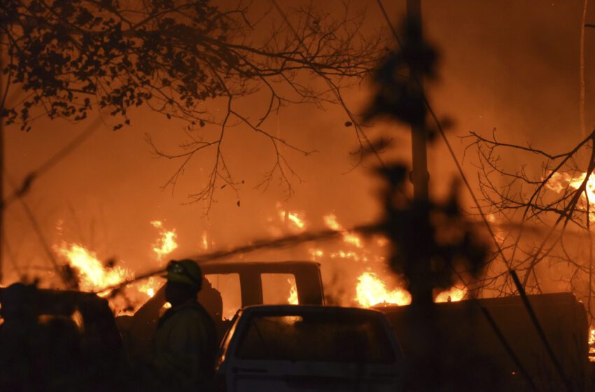  Pequeño pueblo de Missouri ‘devastado’ por un destructivo incendio forestal