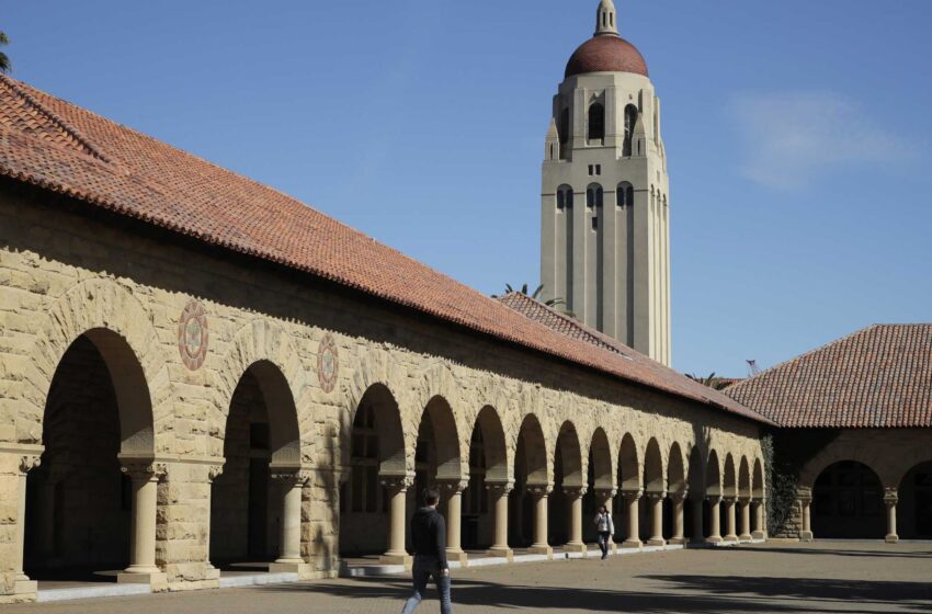 Stanford se disculpa por limitar a los estudiantes judíos en la década de 1950