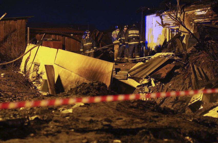  Un avión de guerra ruso cae sobre un edificio en Siberia; mueren 2 pilotos