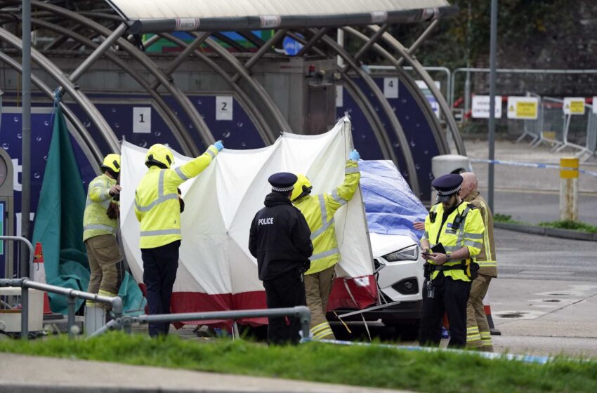  Un hombre lanza bombas incendiarias contra un centro de inmigración del Reino Unido y se suicida