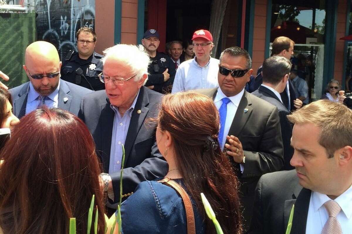 Bernie Sanders visitó Aunt Mary's Cafe para desayunar en junio de 2016.