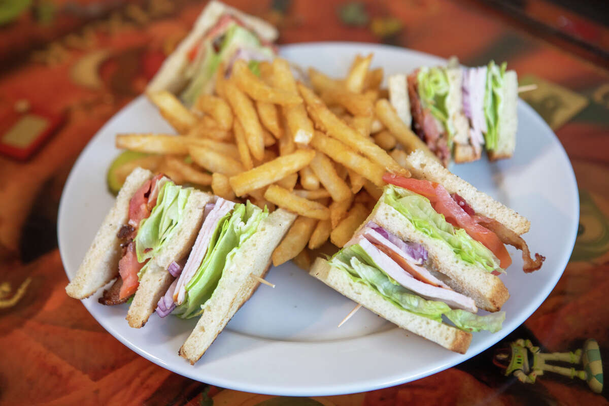 El sándwich club en Rudy's Can't Fail Cafe en Emeryville, California, el 4 de noviembre de 2022.