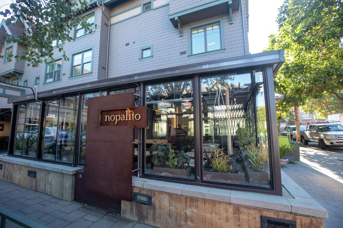 Nopalito está ubicado en Broderick St. cerca de Panhandle en San Francisco. 