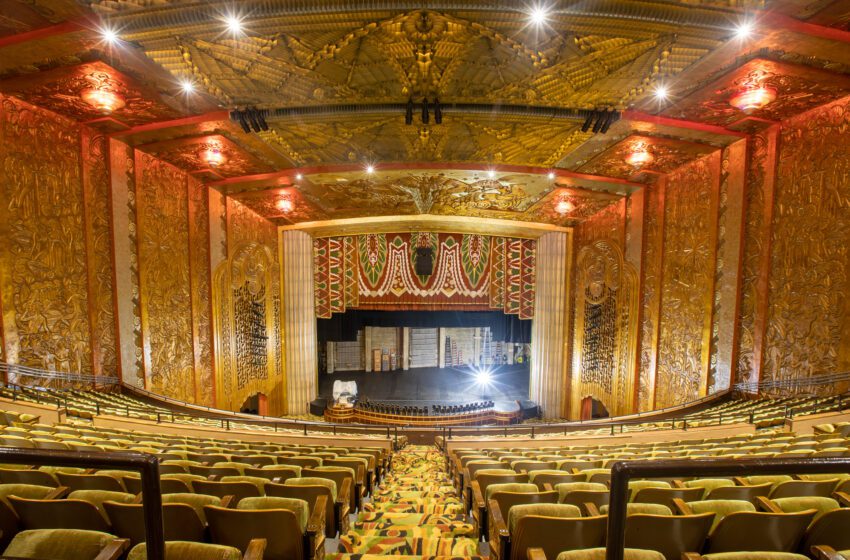  David Boysel mantiene el Teatro Paramount de Oakland en perfecto estado