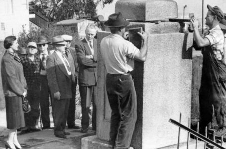 Hay un giro sorprendente en la historia detrás del extraño monumento al despecho de SF