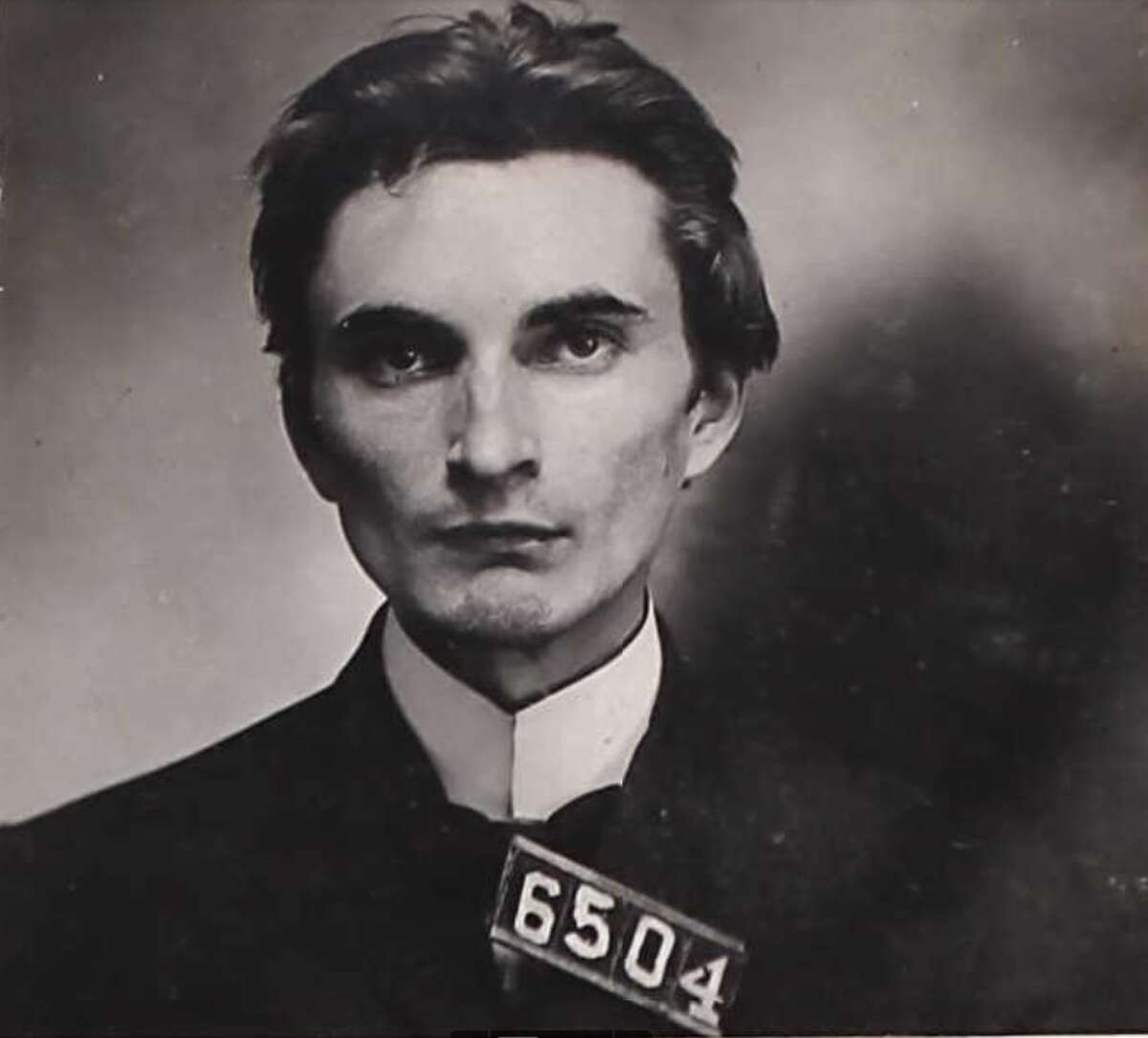 La foto de la ficha policial de Adolph Weber, tomada en el condado de Placer tras el asesinato de su familia en 1904 en Auburn.