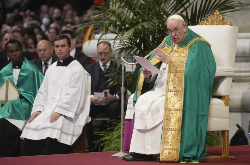  El Papa denuncia las “sirenas del populismo” al celebrar el día de los pobres