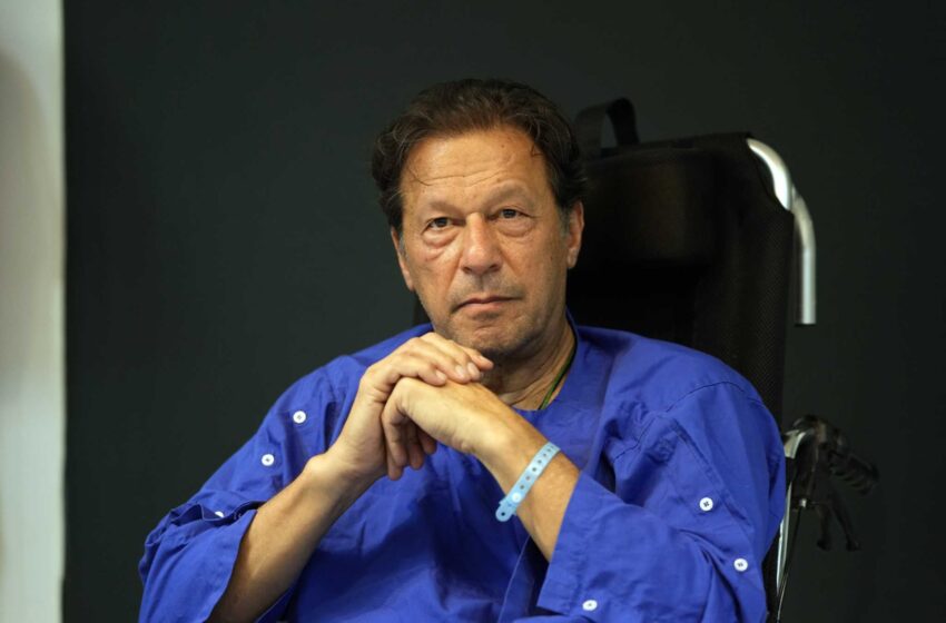  El ex PM Khan dice que la marcha sobre la capital paquistaní se reanudará el martes
