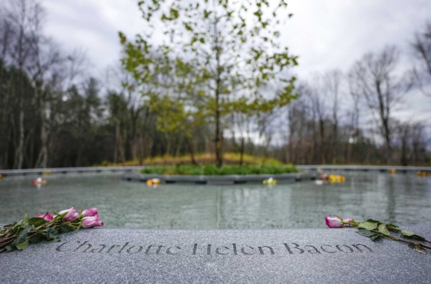  El memorial de Sandy Hook se abre casi 10 años después de los 26 muertos