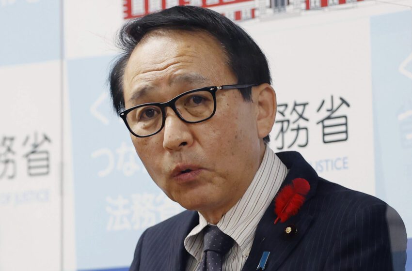  El ministro japonés dimite por su comentario sobre la ejecución y el primer ministro retrasa su viaje