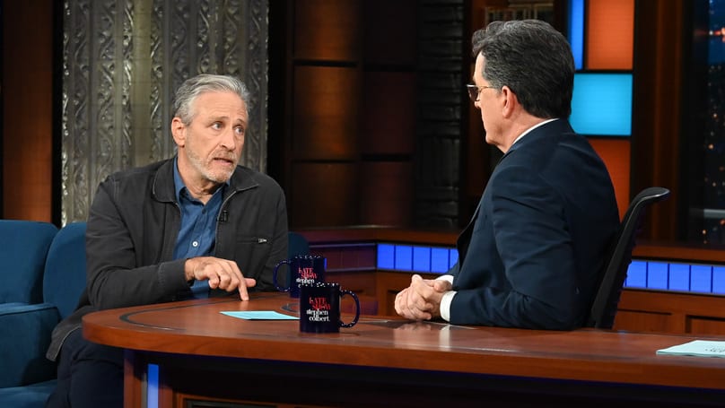  Jon Stewart defiende a Dave Chappelle de las acusaciones de antisemitismo